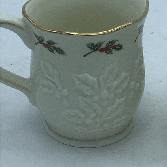 Two Party Lite Holly Leaf Collection Demitasse Cups - Picture 6 of 9